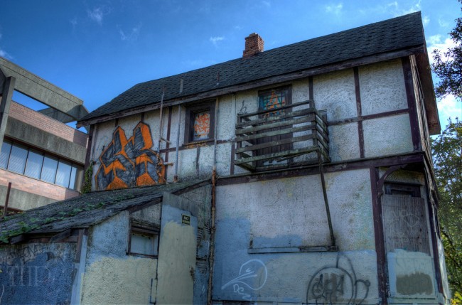 Higgledy-Piggledy House – Victoria, BC, Canada